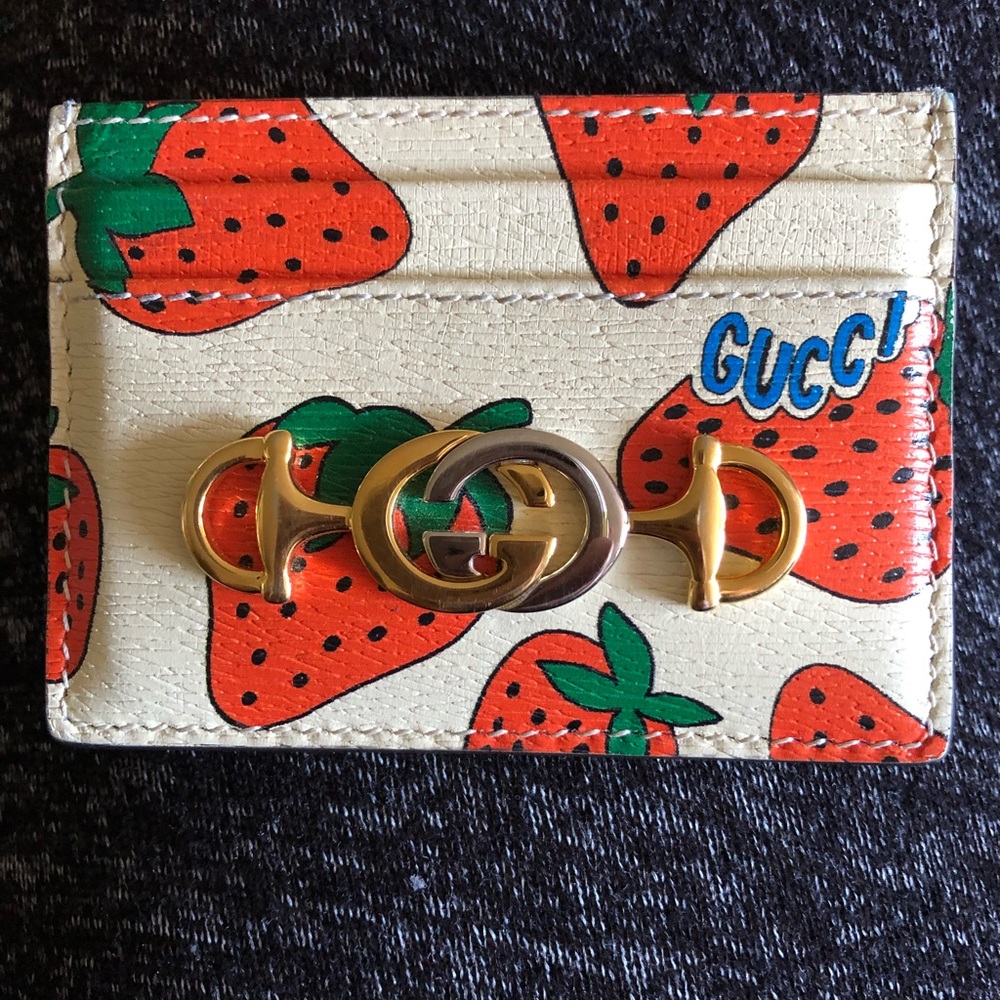 Gucci Zumi Strawberry print card case
